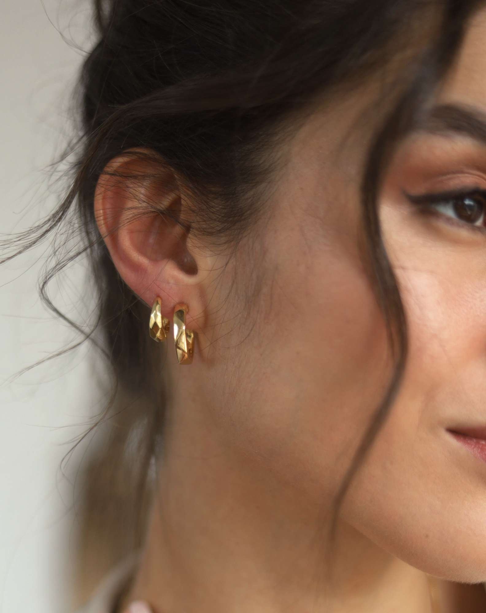 Argola Click Diamond Banho Ouro Dourado 2