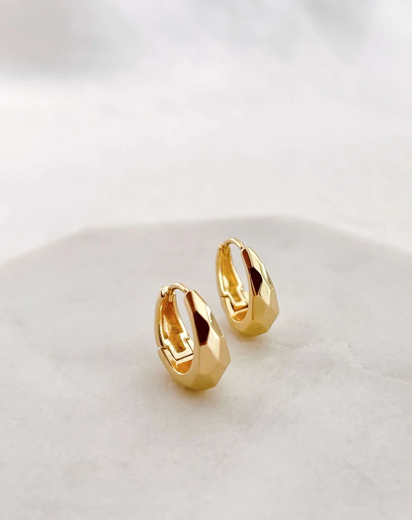 Argola Click Diamond Banho Ouro Dourado 3