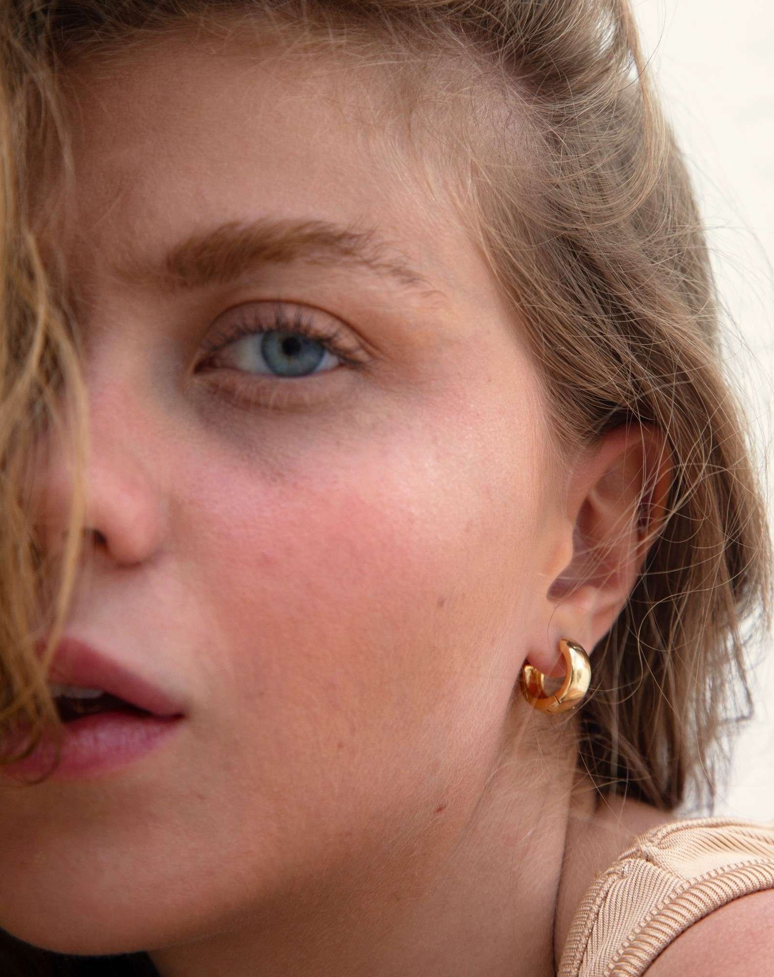 Argola Click Grande Banho Ouro Dourado 4