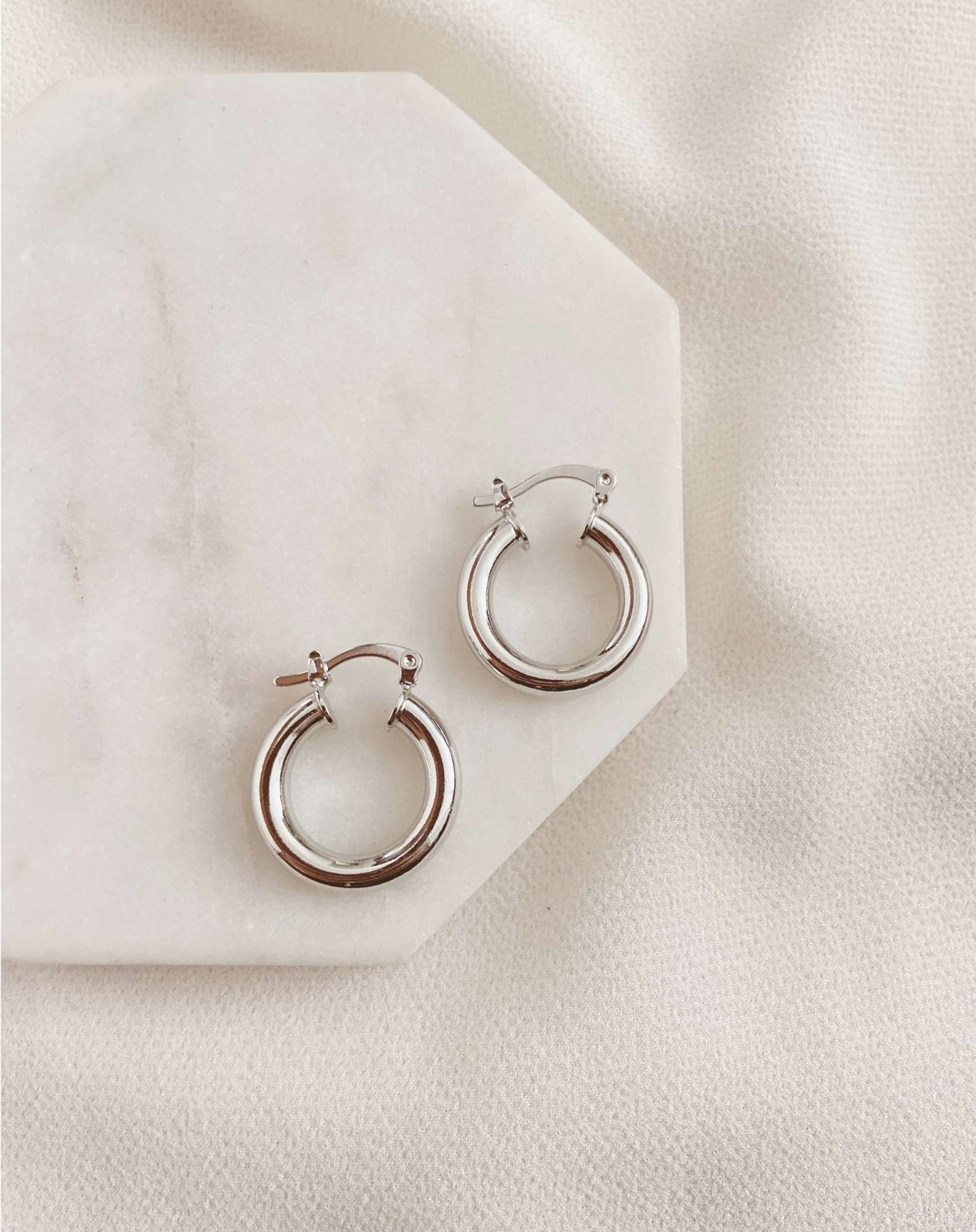 Argola Classy Prateada Prata 3