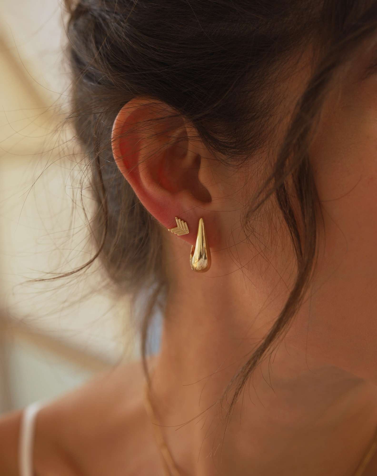 Brinco Setas Banho Ouro Dourado 2