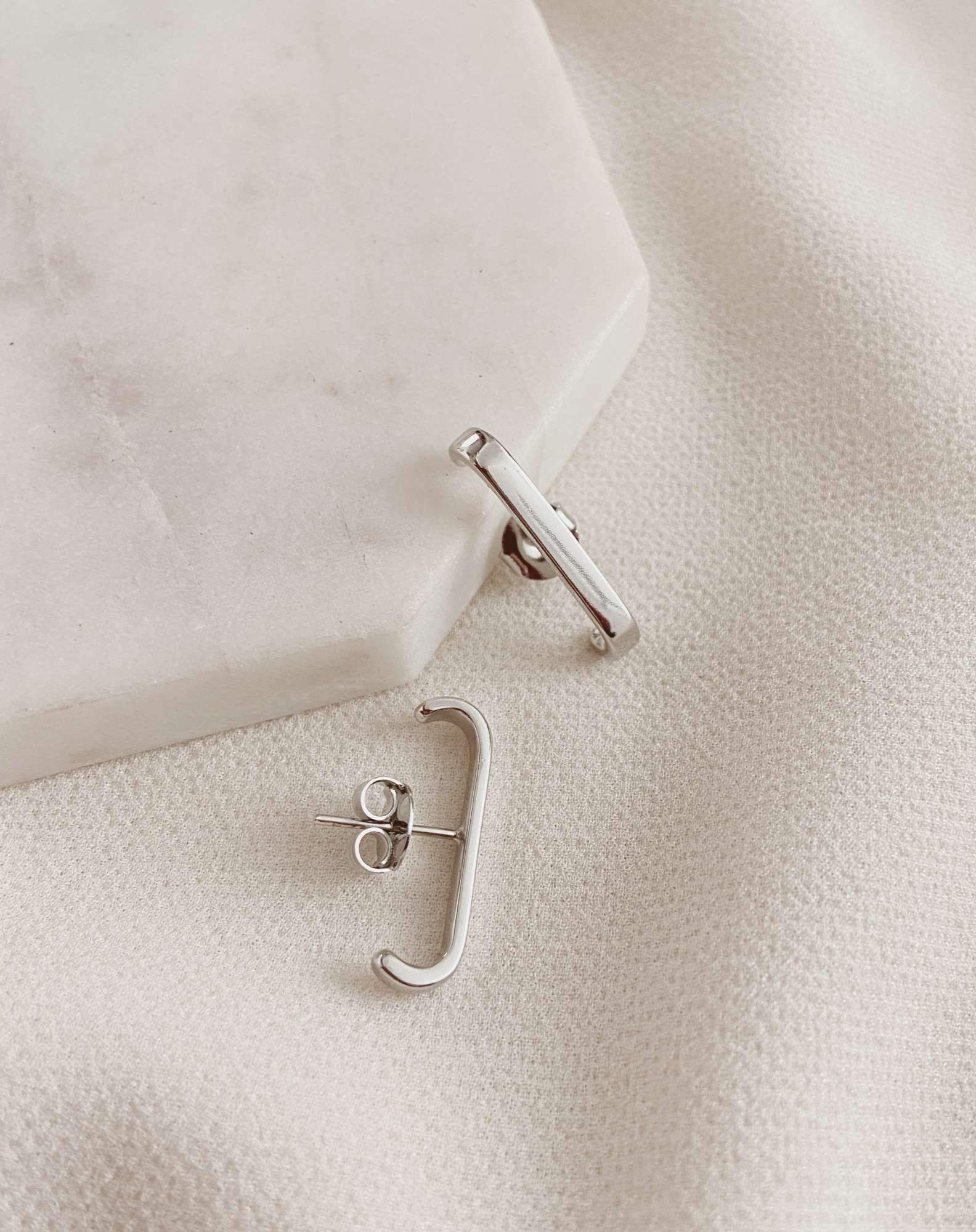 Ear Hook Line Prateado Prata 1