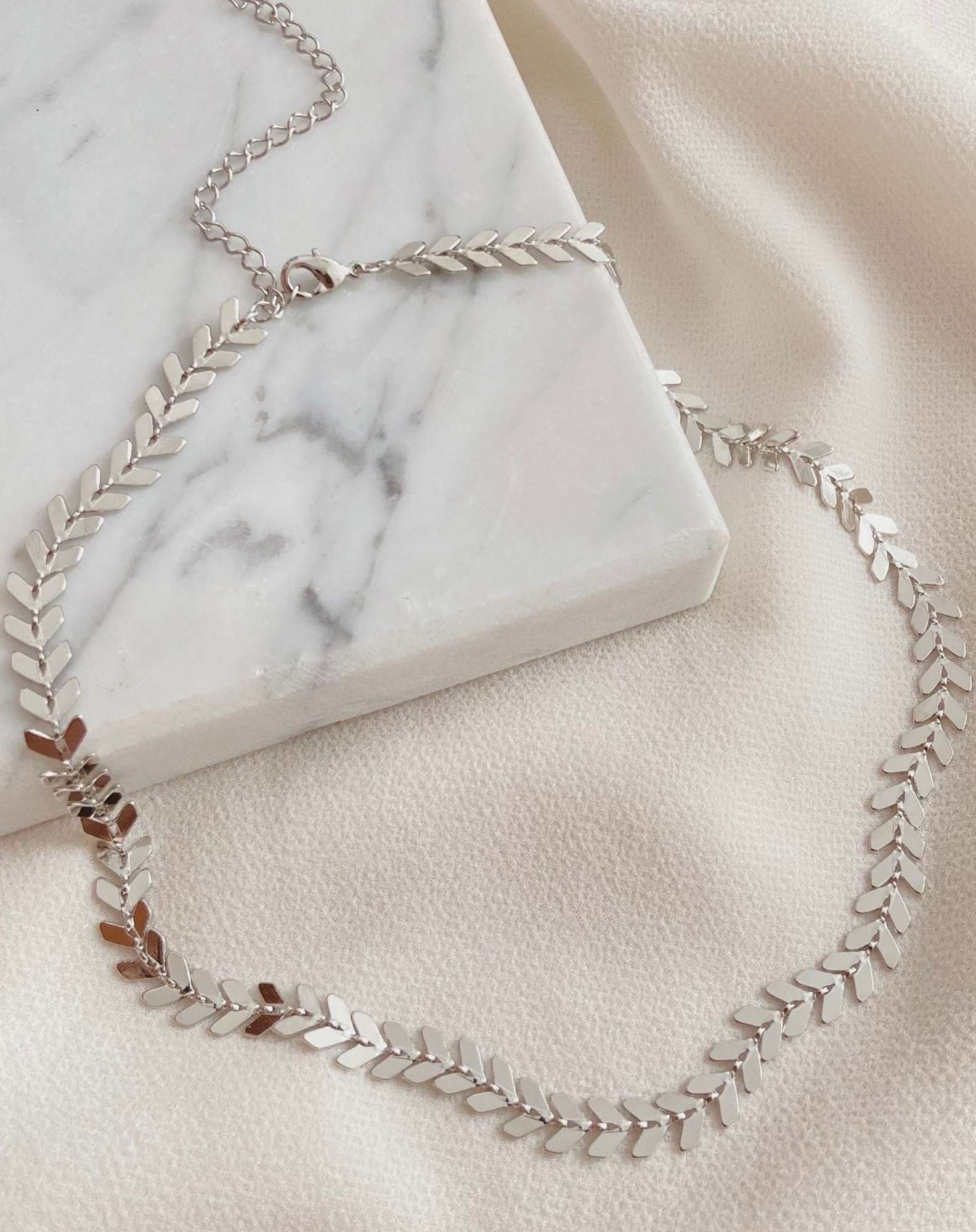 Gargantilha Escama Prateada Prata 5