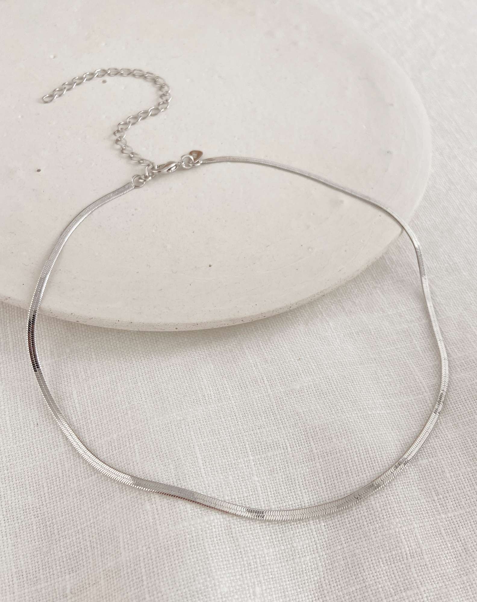 Gargantilha Fita Prateada Prata 3