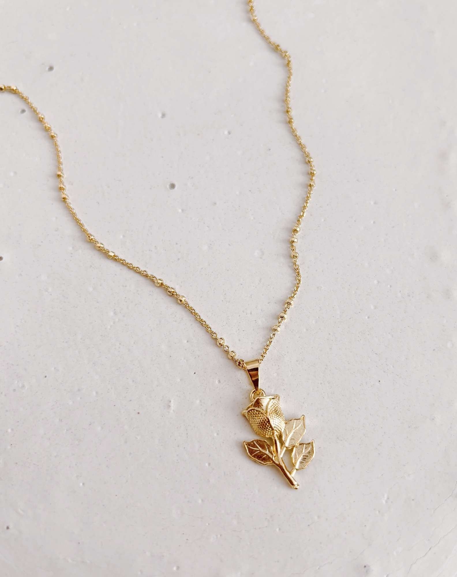 Colar Rosa Banho Ouro Dourado 1