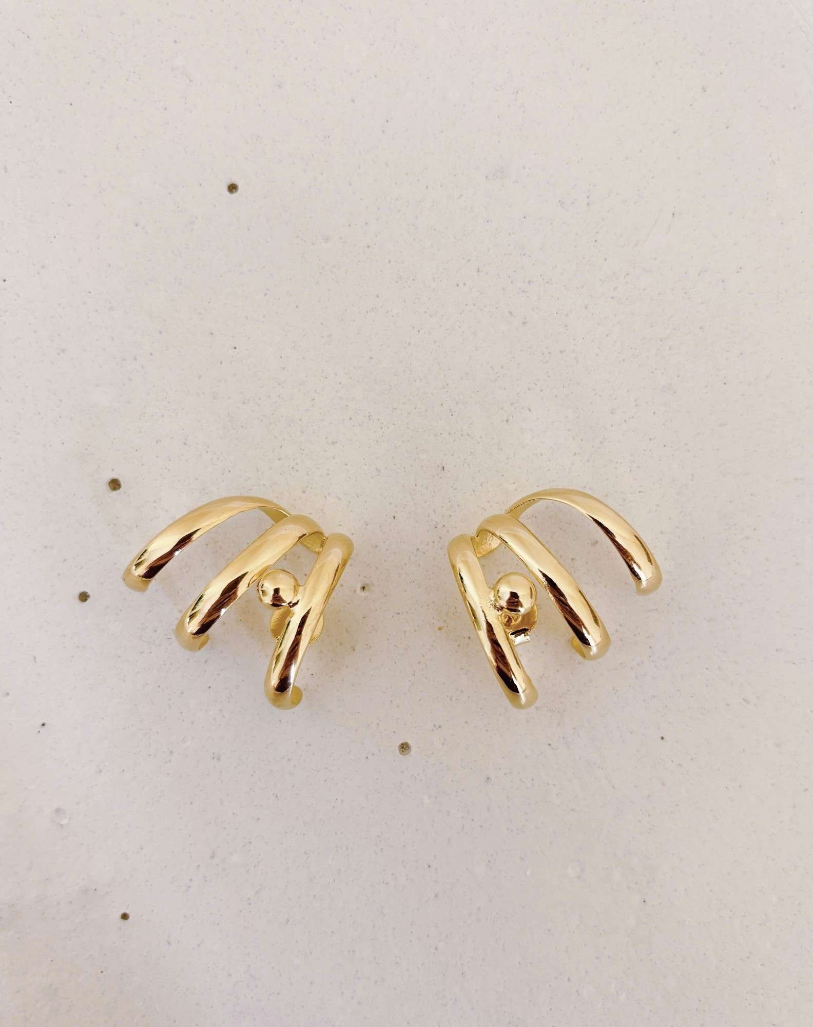 Ear Hook Triplo Dot Banho Ouro Dourado 3