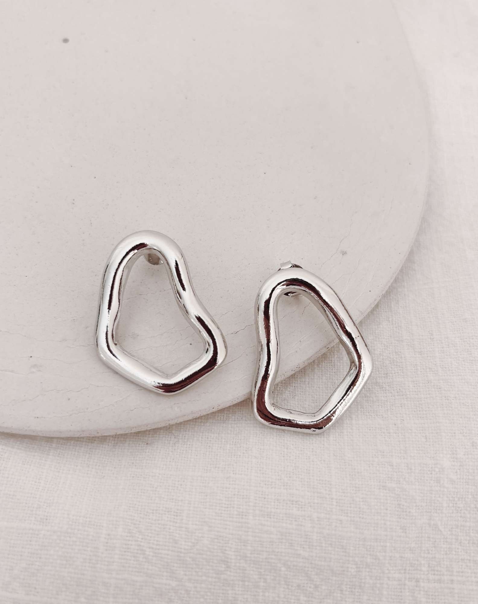 Brinco Organico Prateado