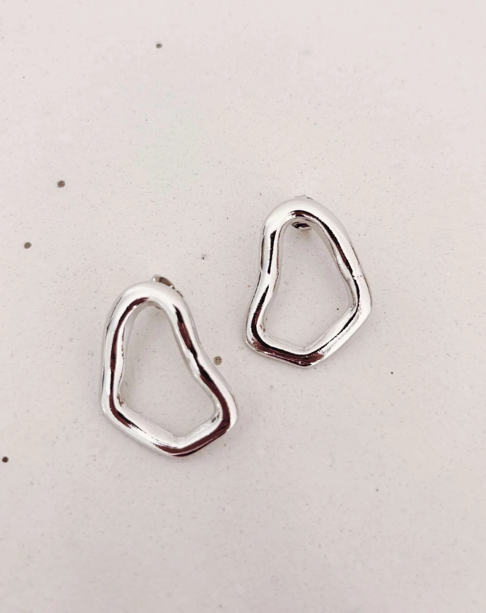 Brinco Organico Prateado Prata 3