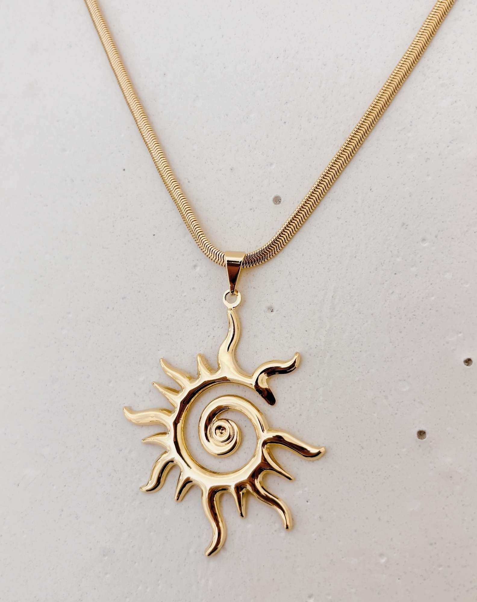 Colar Sol Banho Ouro