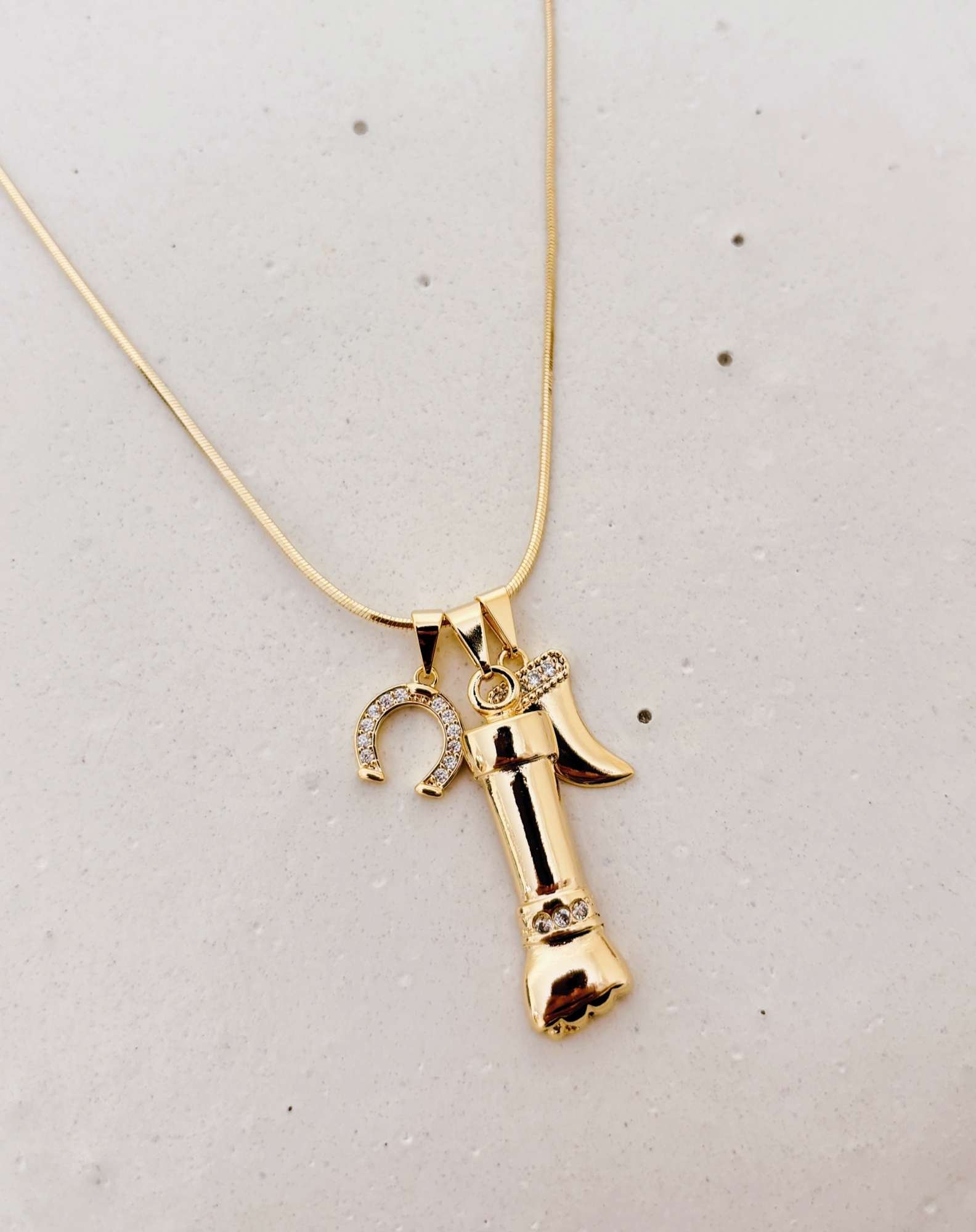 Colar Longo Figa Banho Ouro