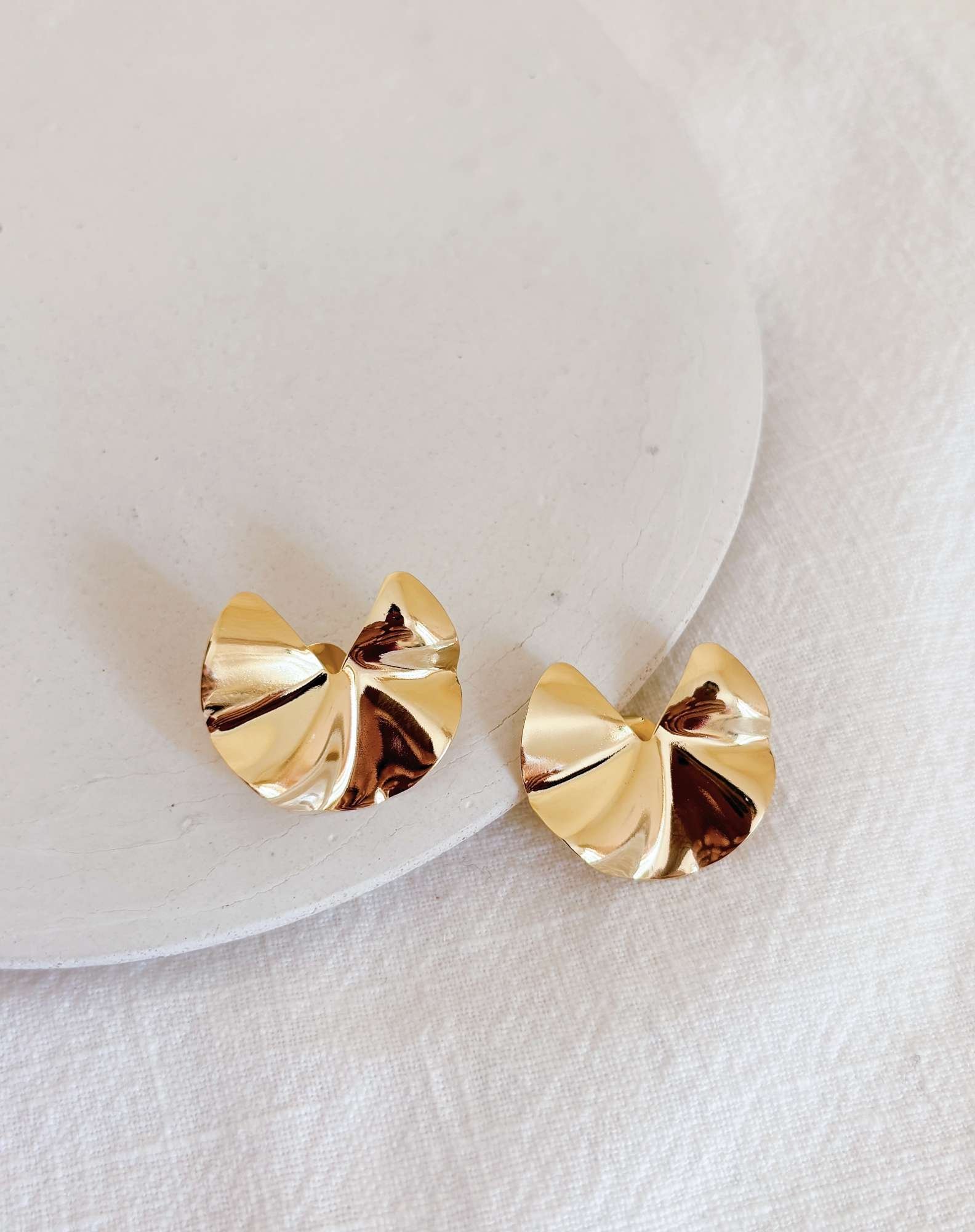 Brinco Jout Banho Ouro