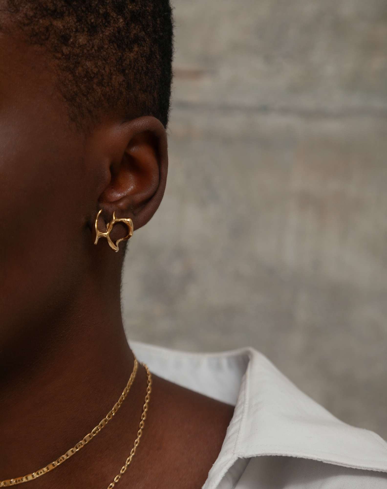 Ear Hook Organico Banho Ouro Dourado 4