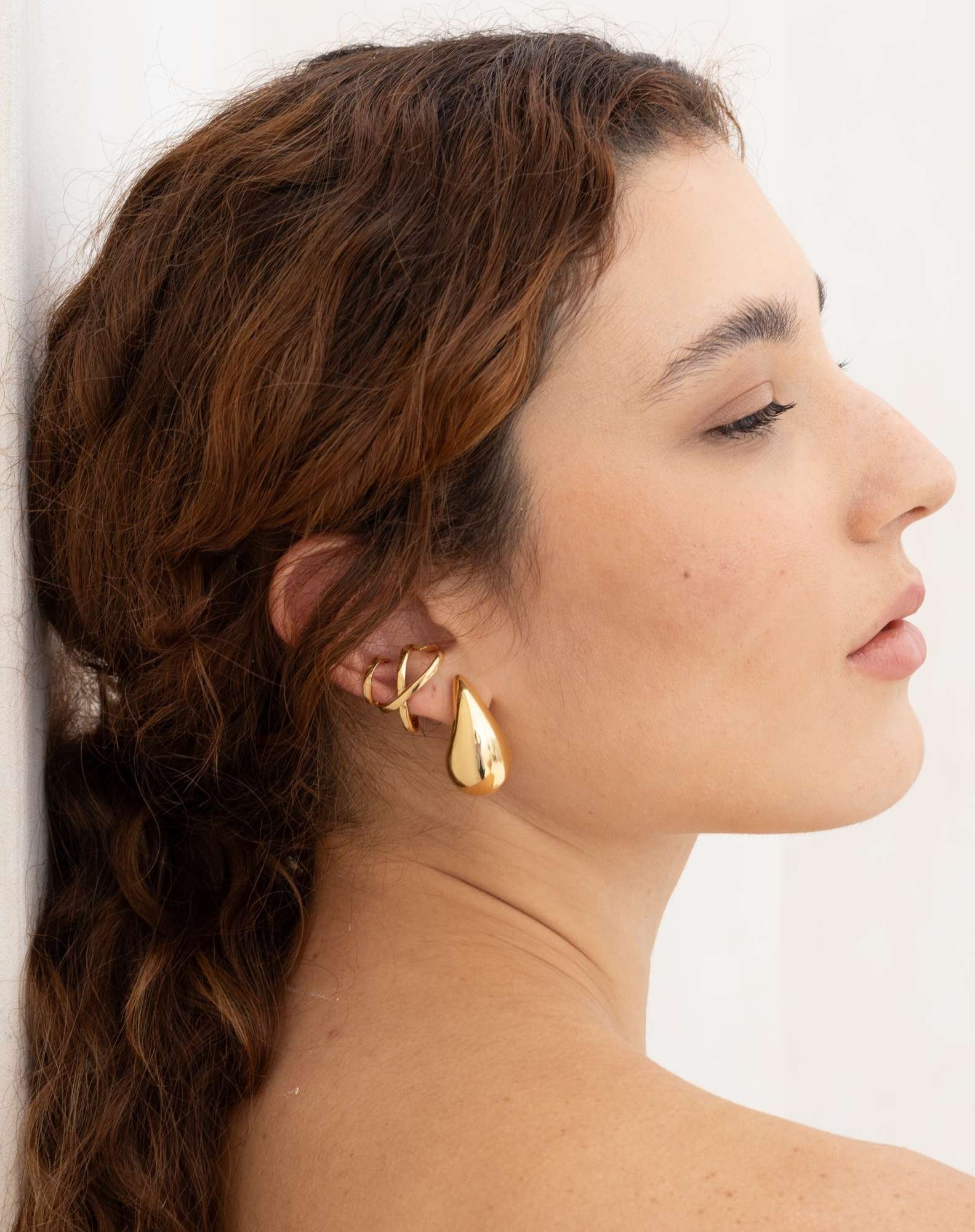 Ear Hook Encaixe Cruzado Banho Ouro Dourado 2