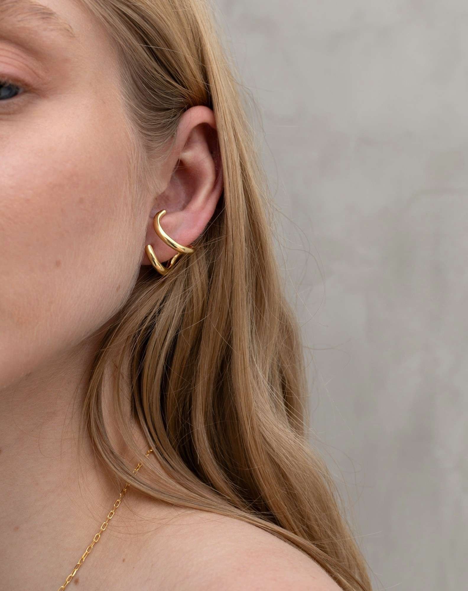 Ear Hook Fio Banho Ouro Dourado 3