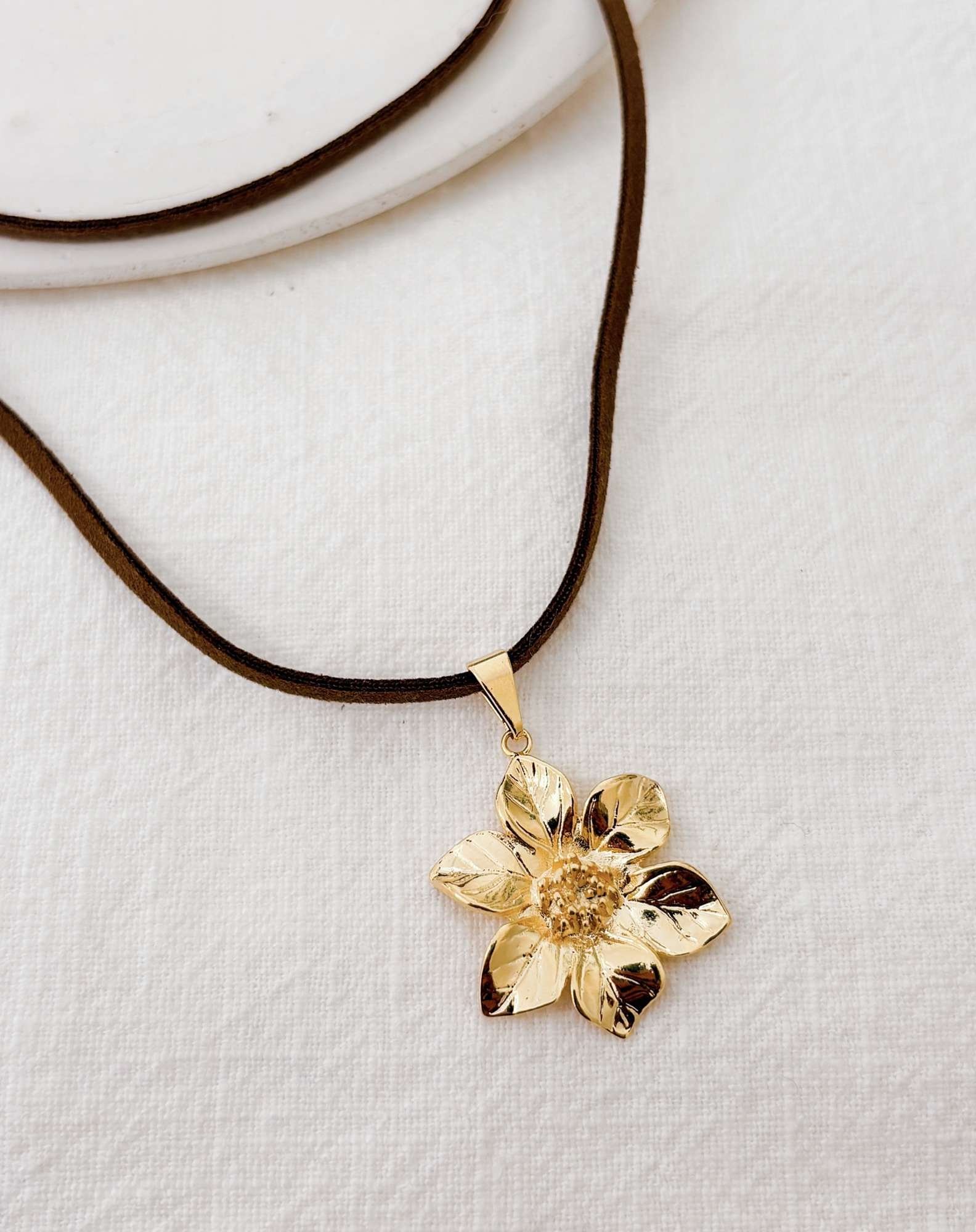 Colar Gardenia Banho Ouro