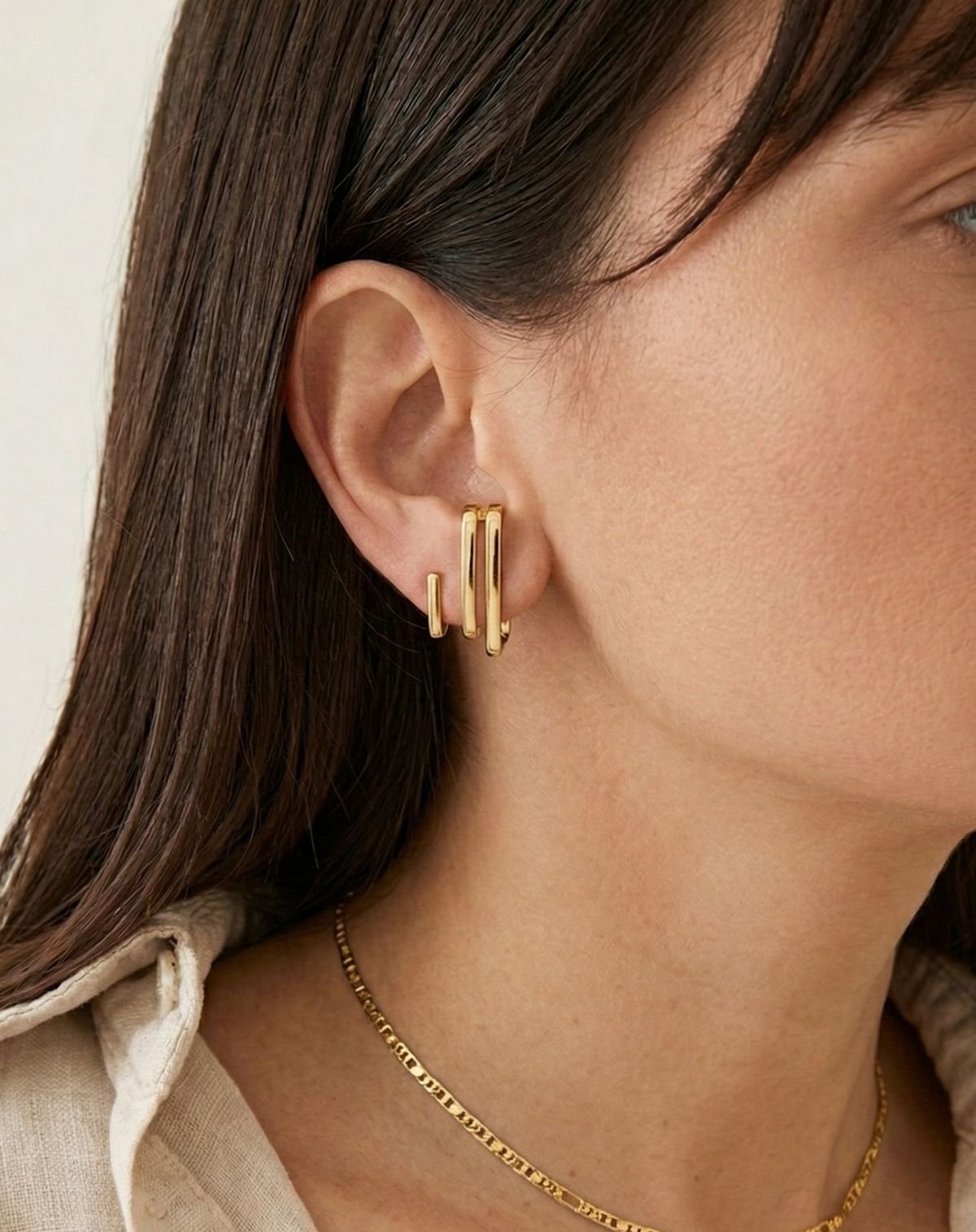 Ear Hook Lilly Banho Ouro Dourado 2