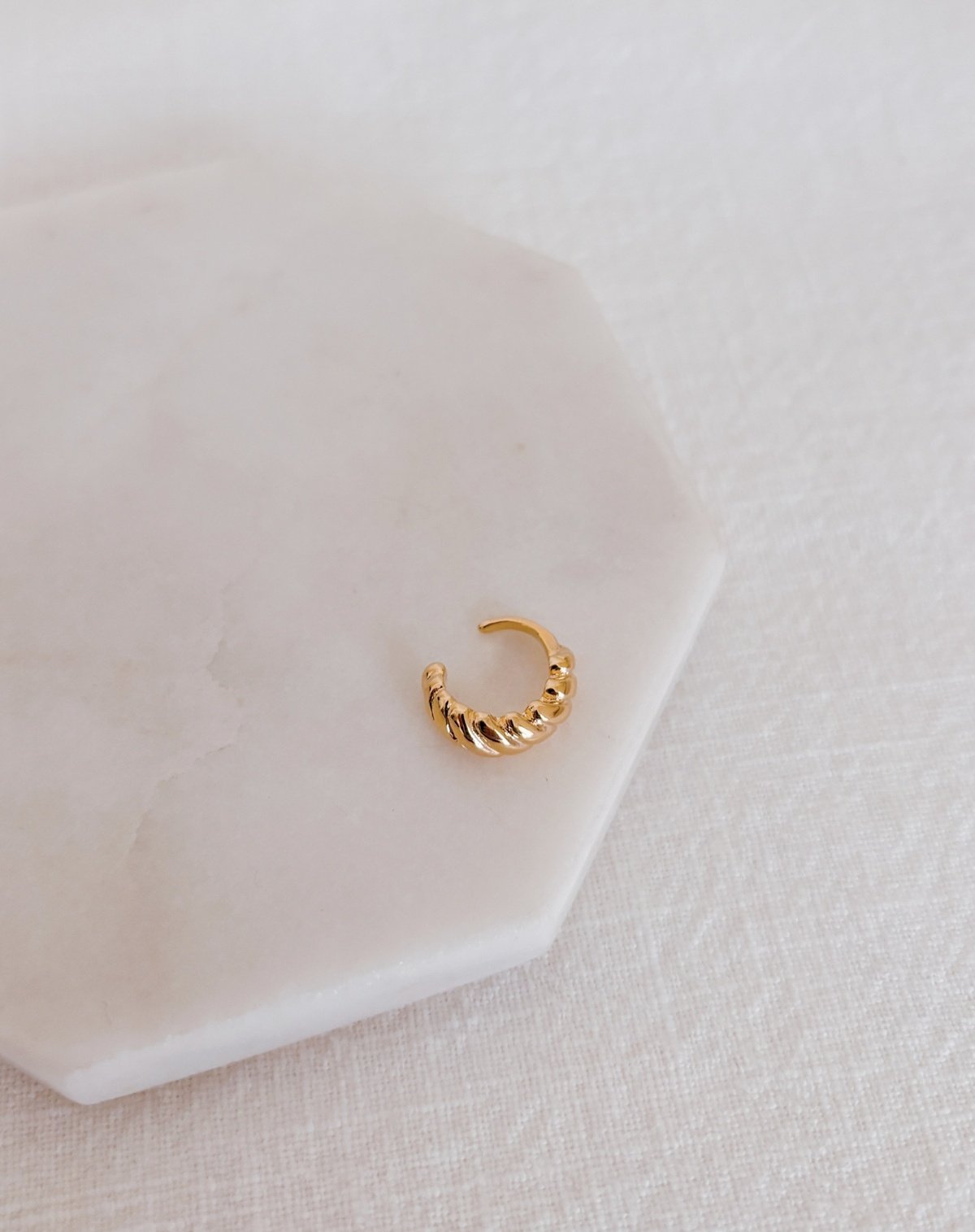 Piercing Fake Croissant Banho Ouro