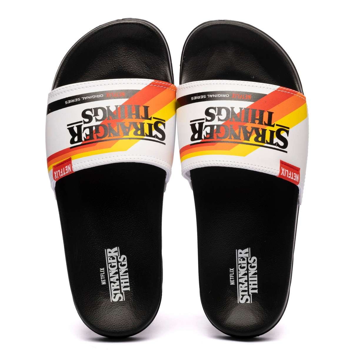 Chinelo Stranger Things Slide Vhs Preto Branco Preto