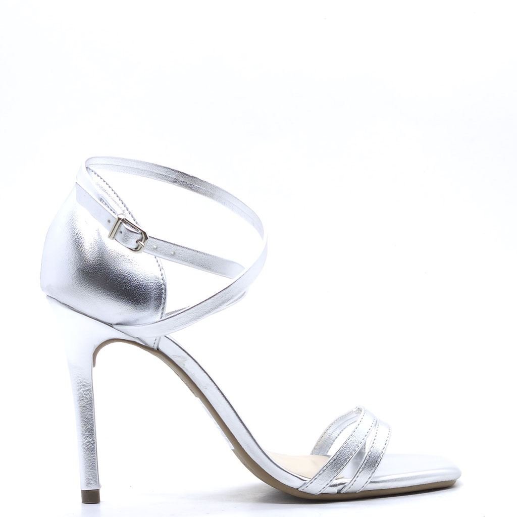 Sandália Salto Fino Metalizada Prata 2