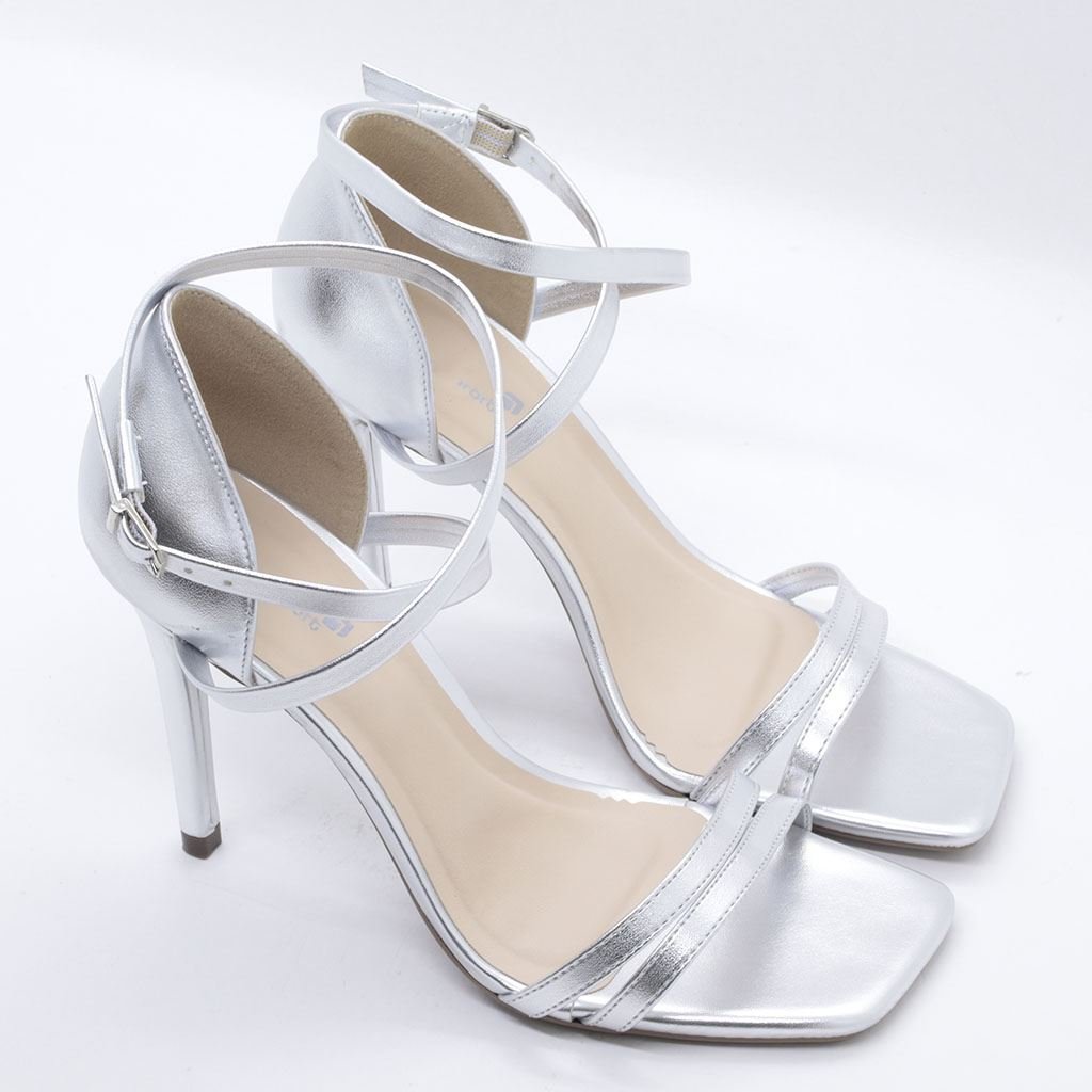Sandália Salto Fino Metalizada Prata 4