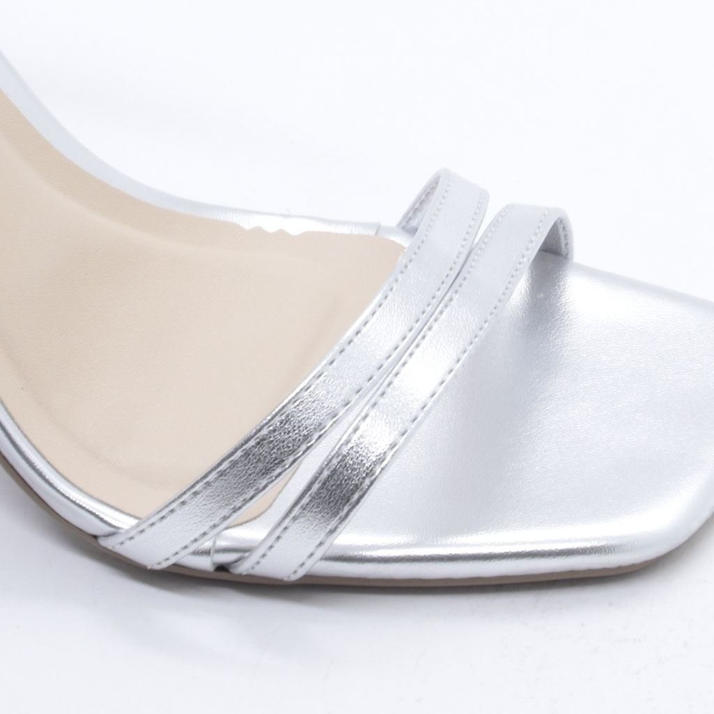 Sandália Salto Fino Metalizada Prata 5