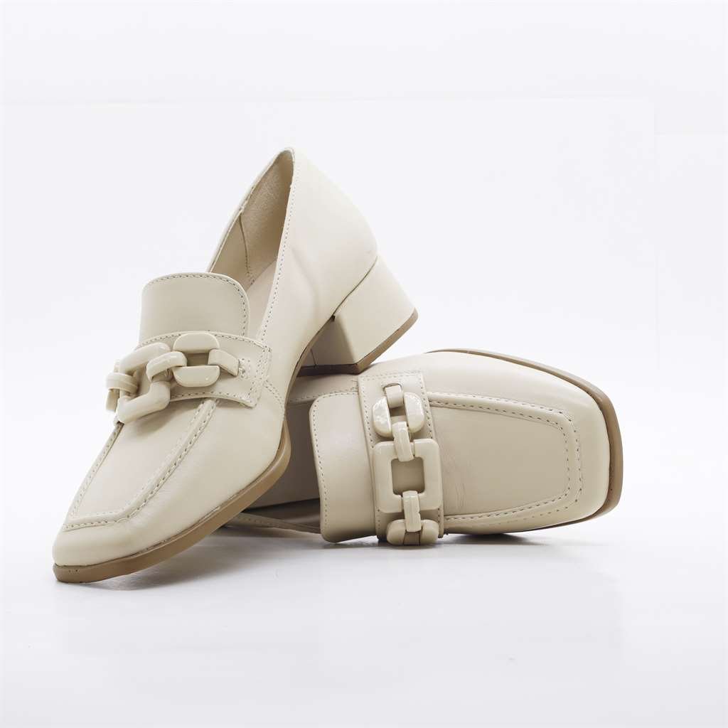 Scarpin Mocassim Salto Médio Bege 4