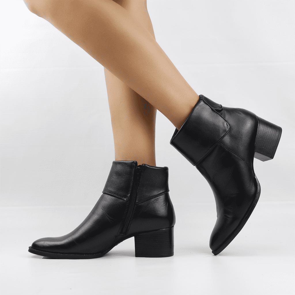 Bota Cano Baixo Salto Bloco Couro Preto 1