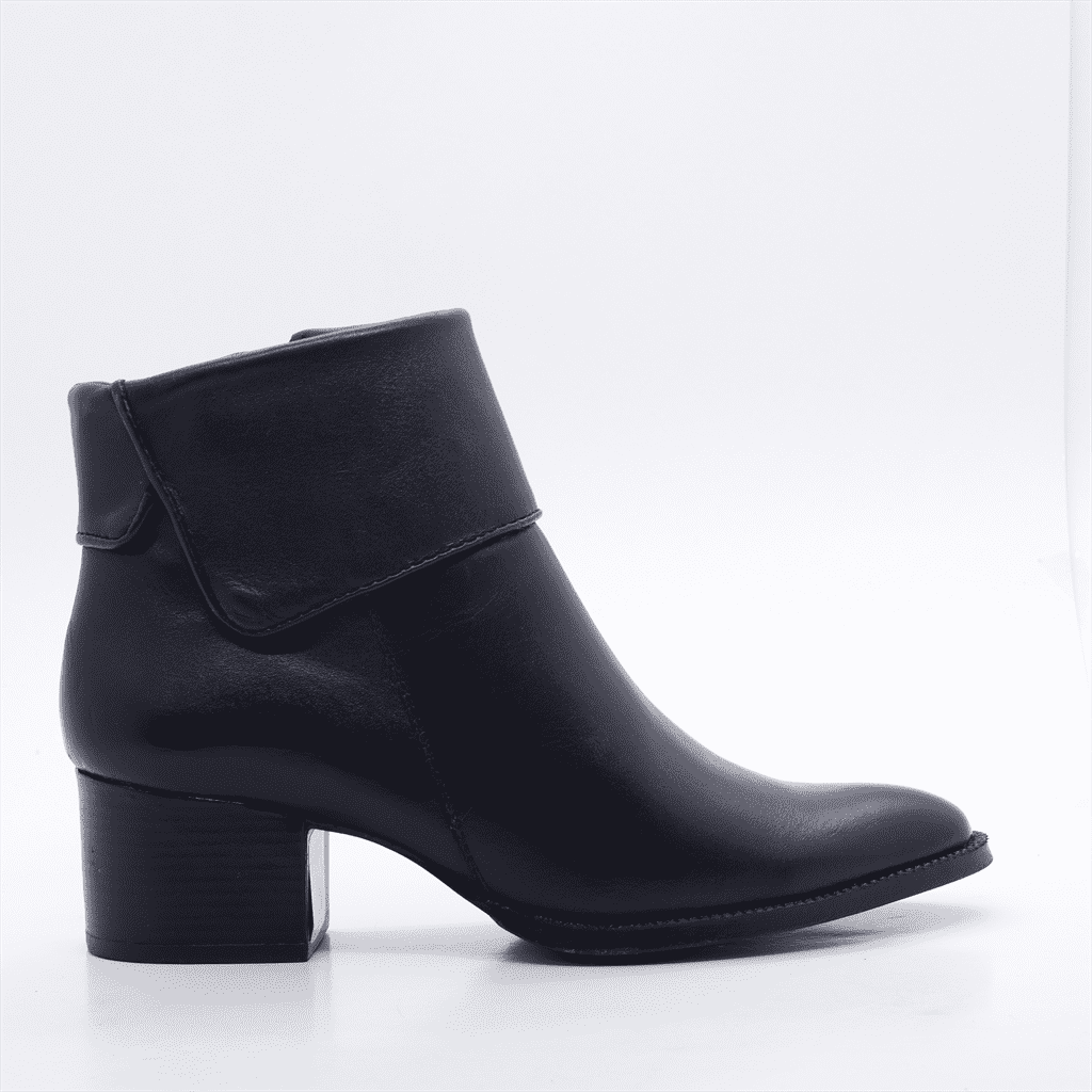 Bota Cano Baixo Salto Bloco Couro Preto 4