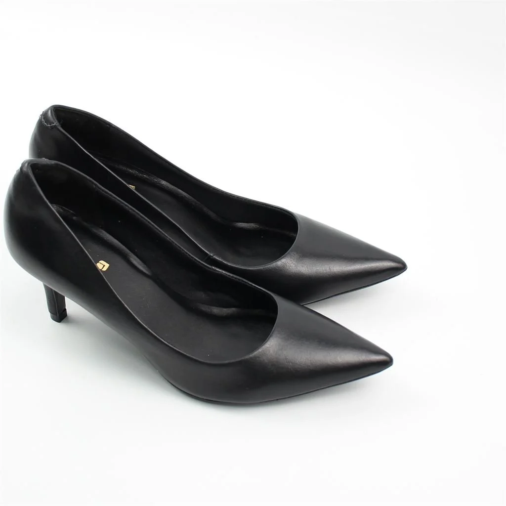 Scarpin Salto Fino Couro Preto 2