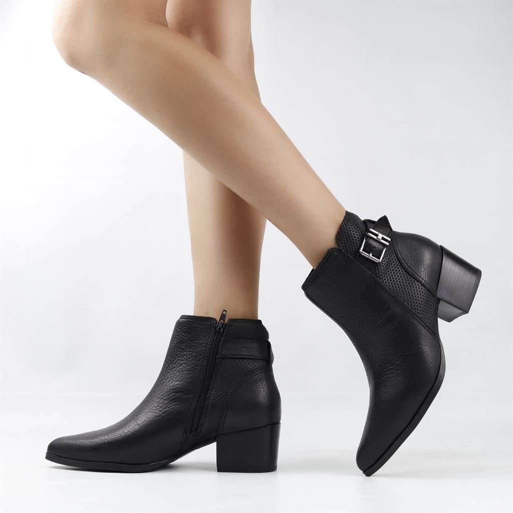 Bota Cano Baixo Fivela Couro Preto 1