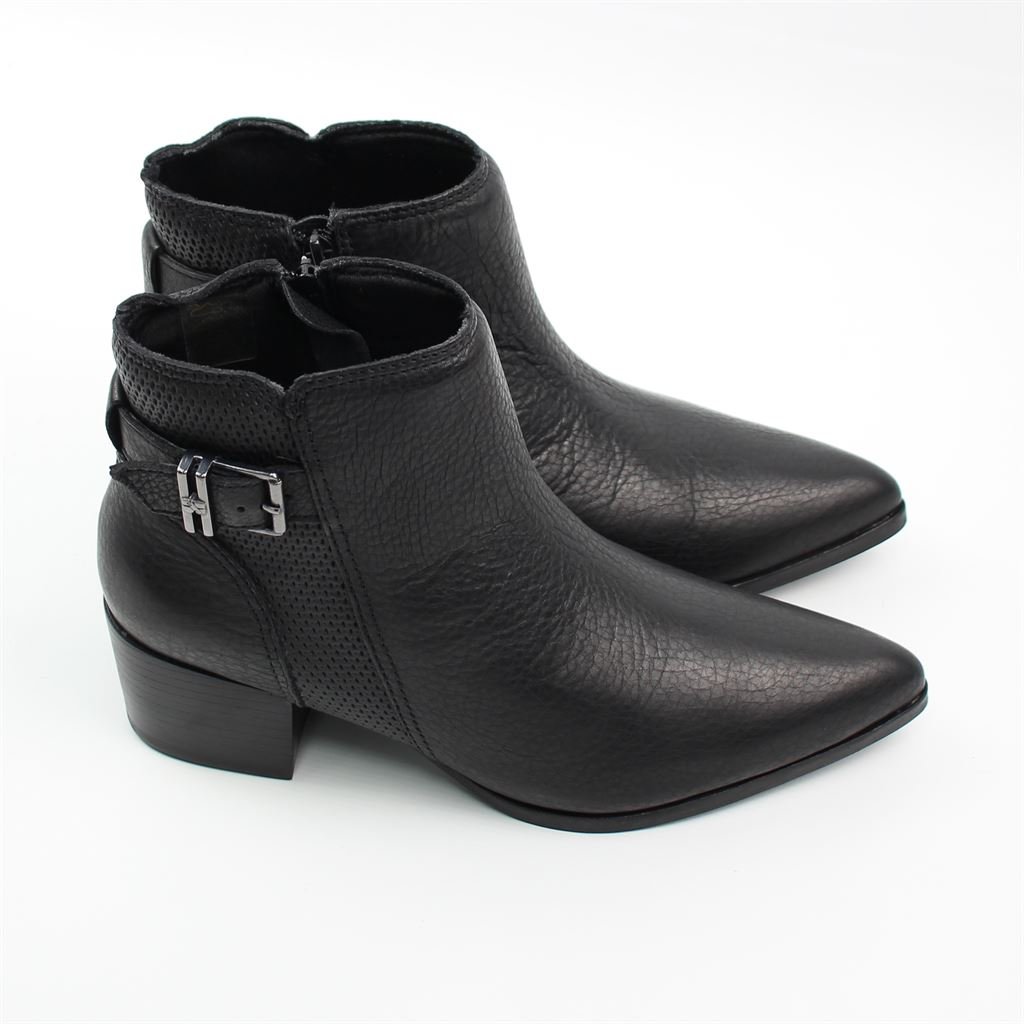 Bota Cano Baixo Fivela Couro Preto 2