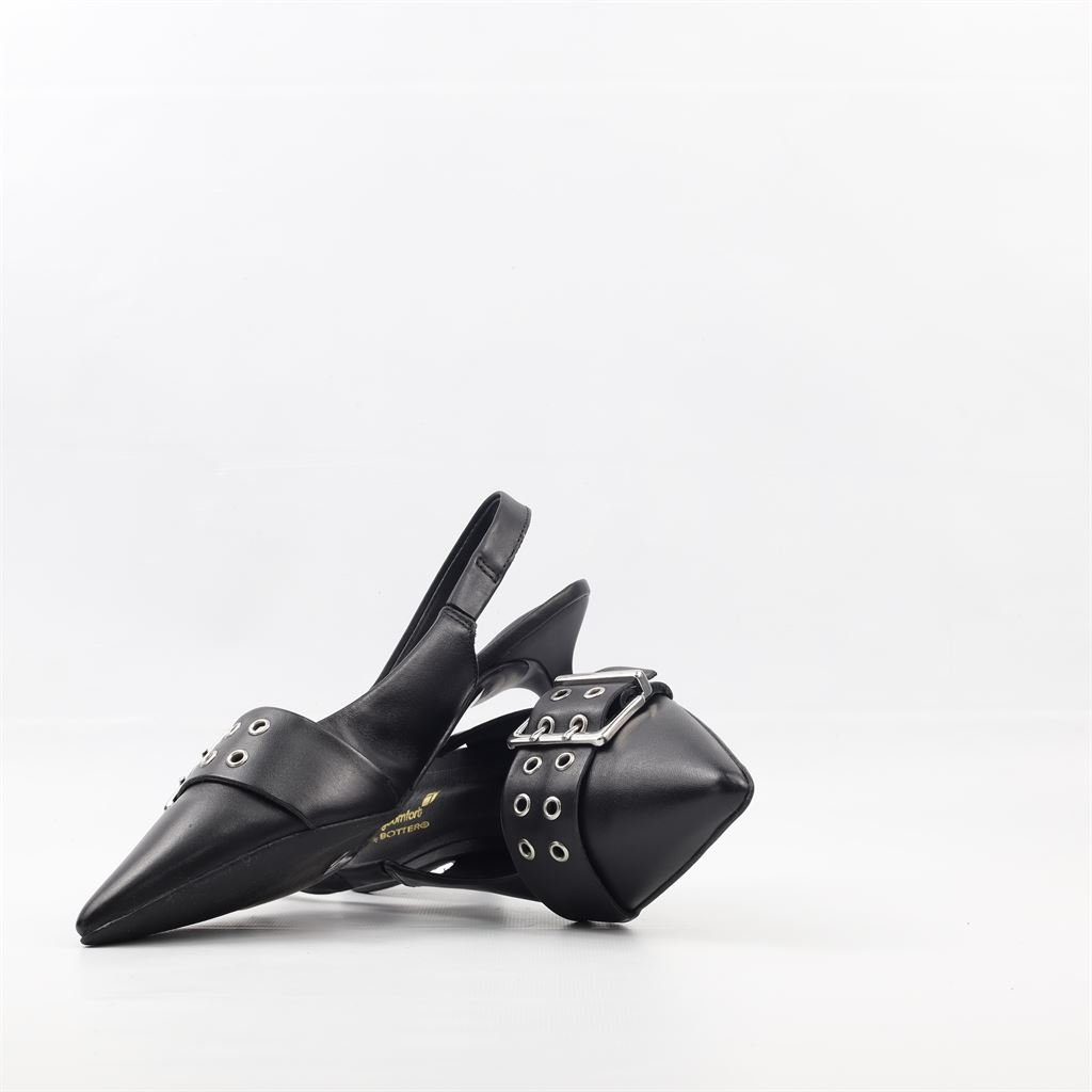 Scarpin Salto Fino Fivela Couro Preto 5