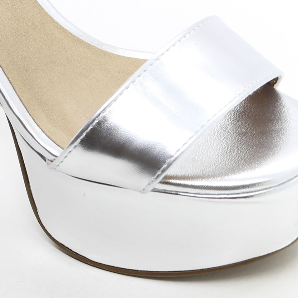 Sandália Salto Bloco Verniz Prata 4
