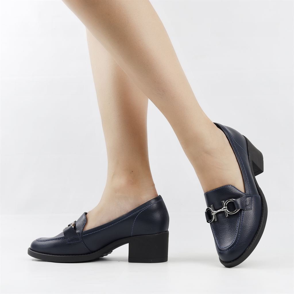 Scarpin Mocassim Salto Bloco Couro 1