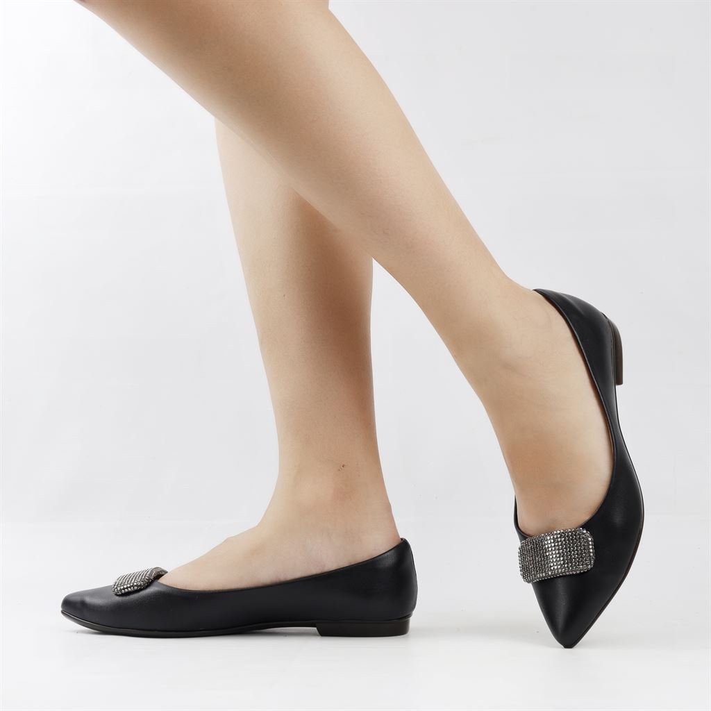 Sapatilha Bico Fino Enfeite Preto 1