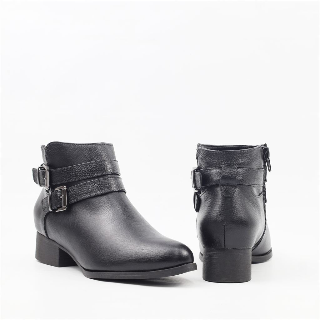 Bota Cano Baixo Couro Fivela Preto 4