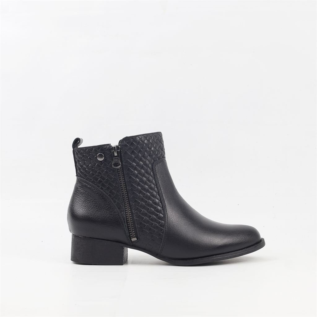 Bota Cano Baixo  Salto Bloco Preto 5