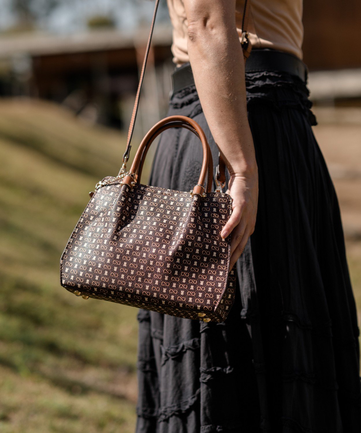 Bolsa Alca de Mao Chenson Original Monograma Baby Urso Cafe Marrom 2