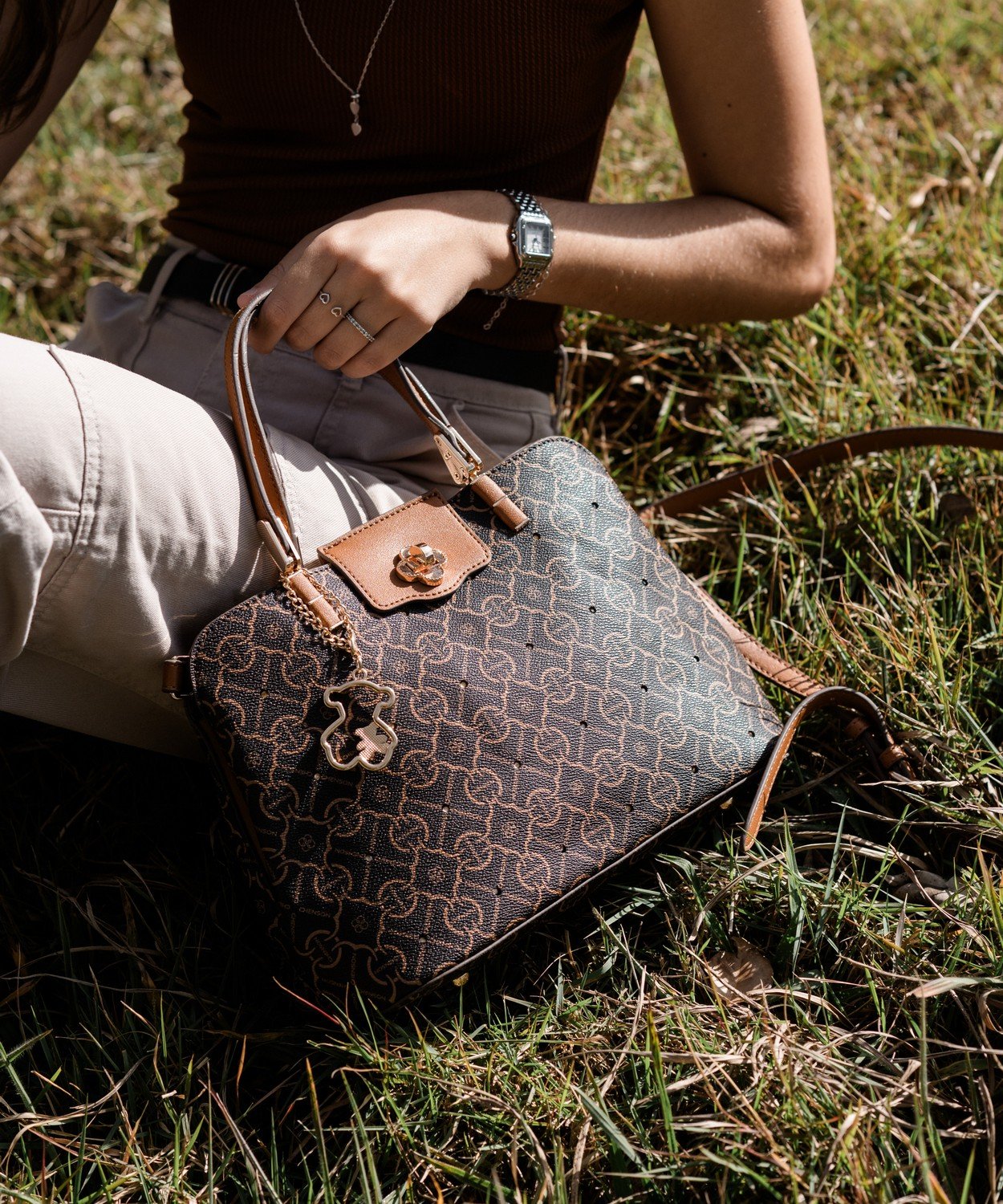 Bolsa Chenson Feminina Bege Classic Cristal Alca de Mao Bege 3