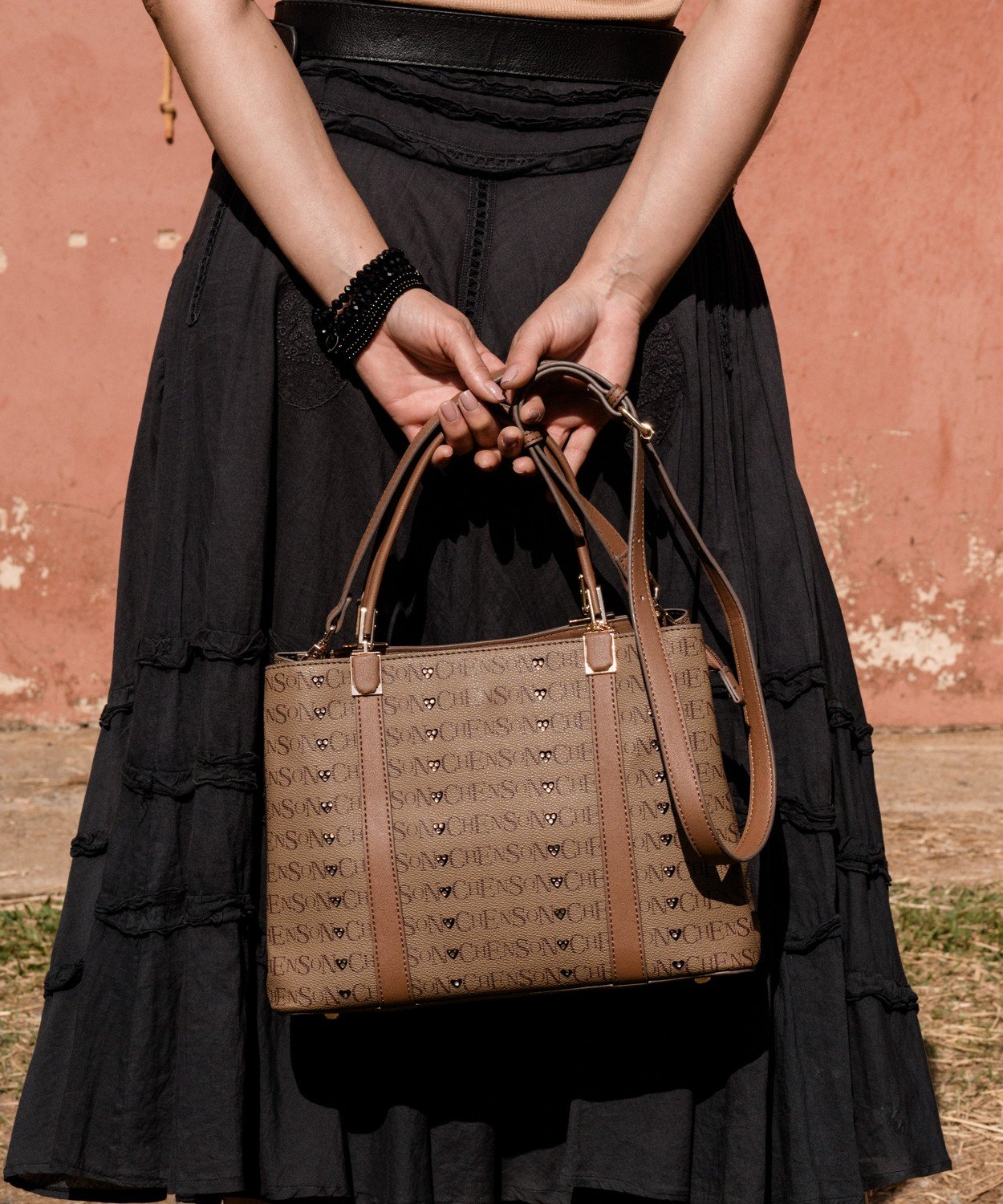 Bolsa Chenson Feminina Cafe Cristal Monograma Coracao