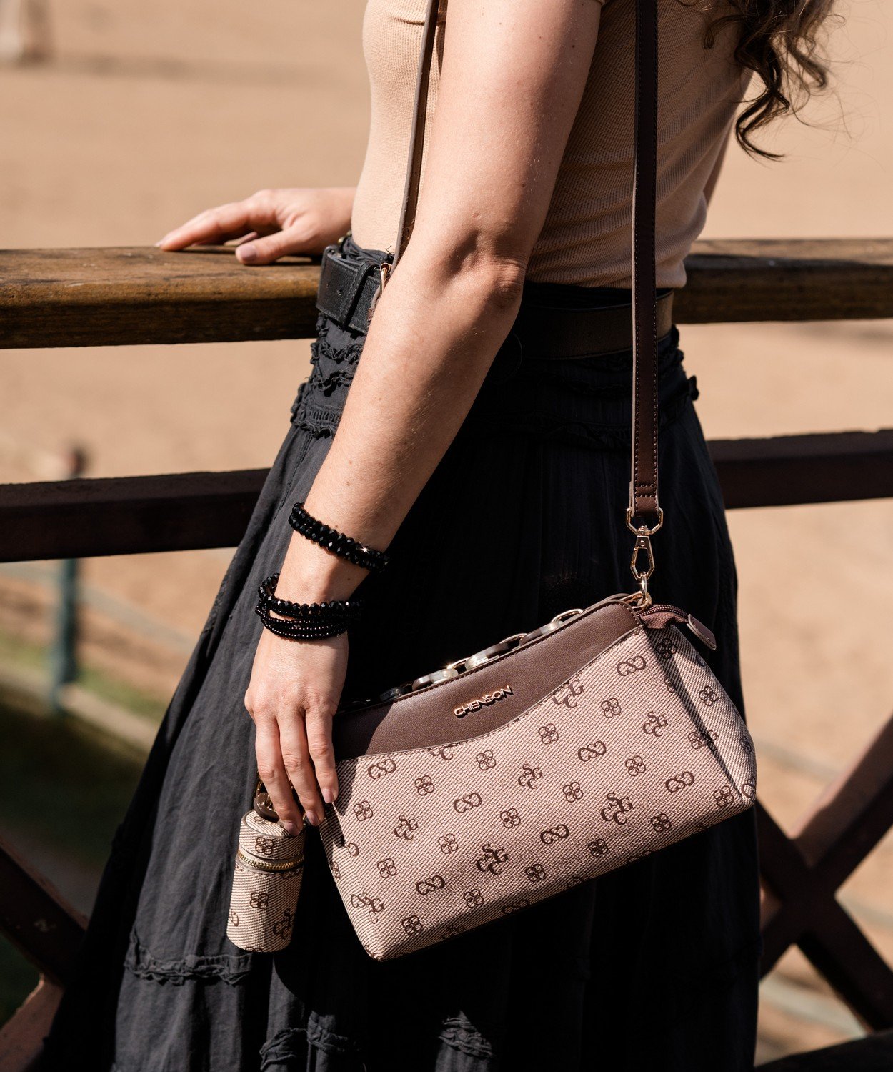 Bolsa Preta Feminina Chenson Monograma Atemporal - Original Transversal Preto 5