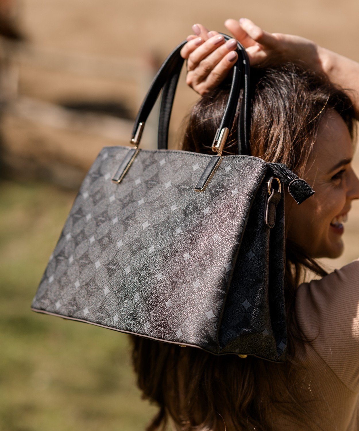 Bolsa Chenson Original Monograma Contemporaneo - Preta Alca de Mao