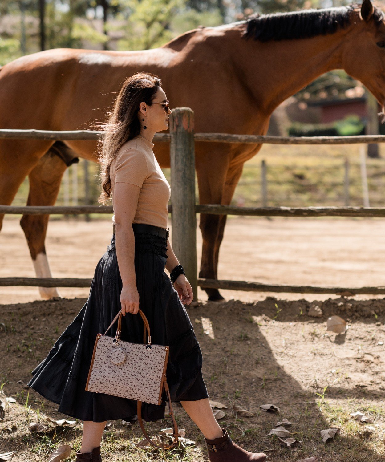 Bolsa Chenson Feminina Bege Original Monograma Elegance - Alca de Mao Bege 2