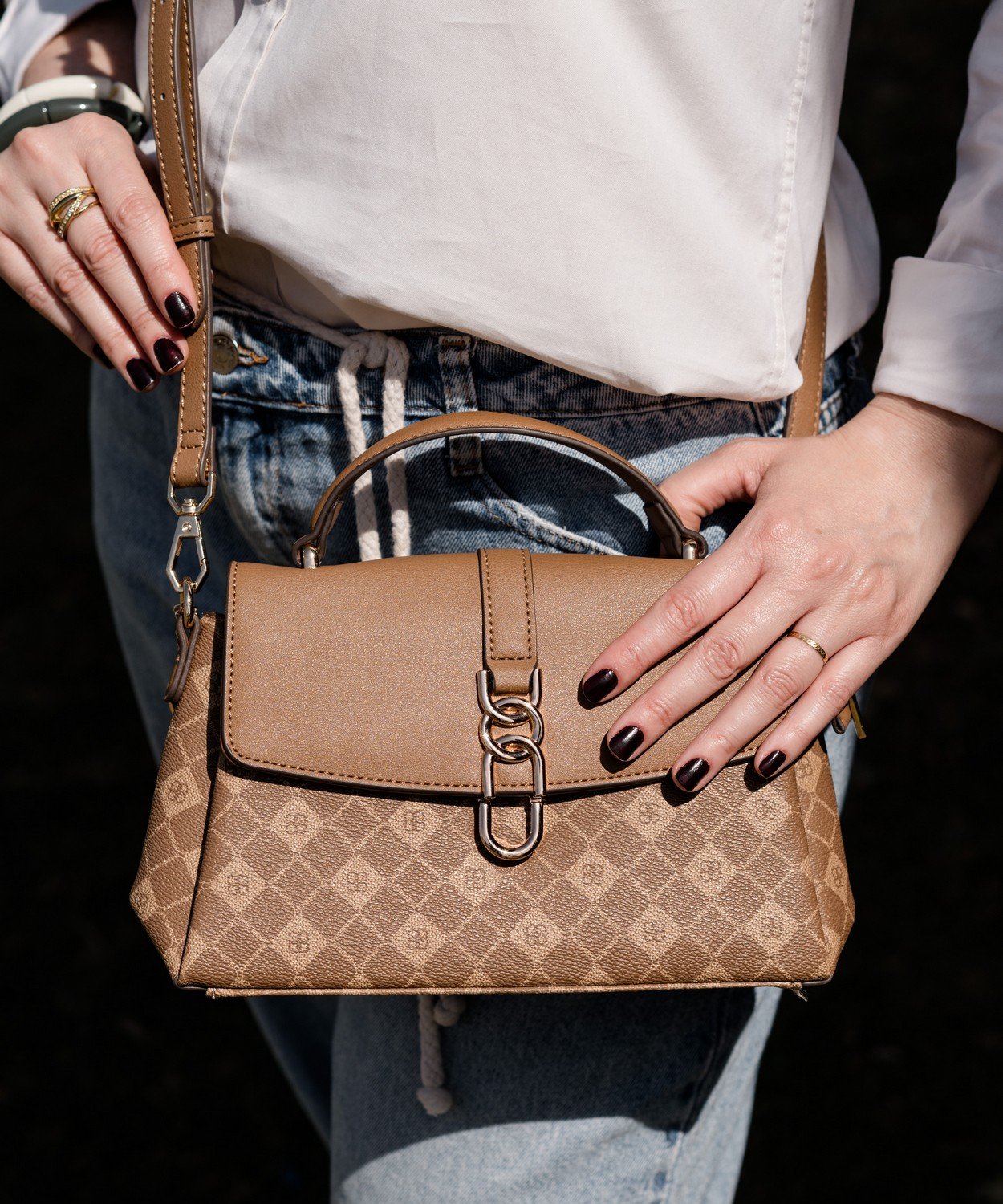 Bolsa Alca Transversal Cafe Chenson Original - Monograma Elemento Grafico Marrom 5