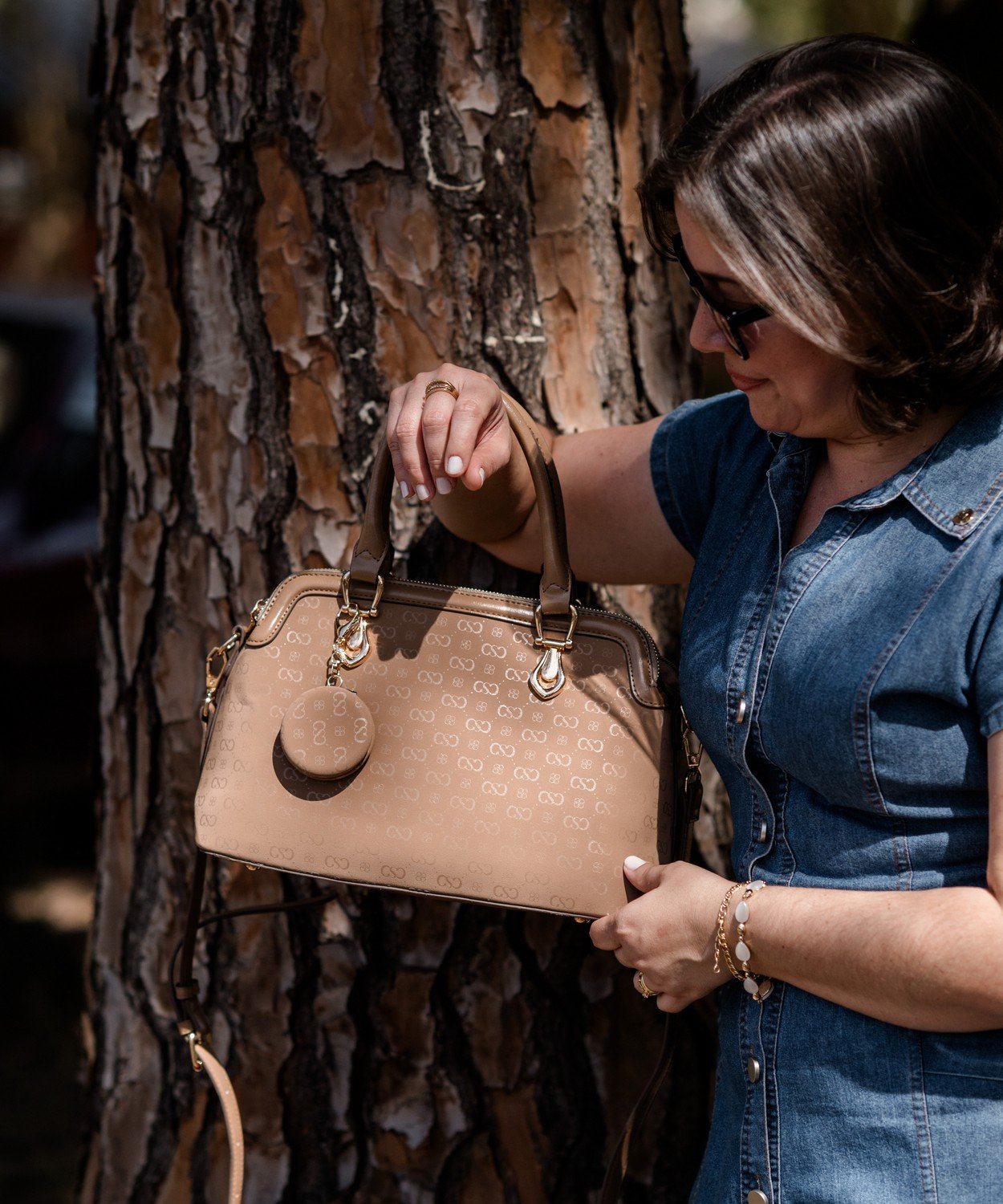 Bolsa Feminina Chenson Original Preta - Relevo Monograma Alca de Mao Preto 3