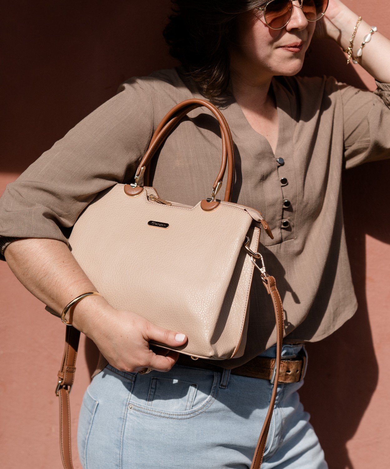 Bolsa Chenson Feminina Bege Atemporal Original Alca de Mao Bege 2