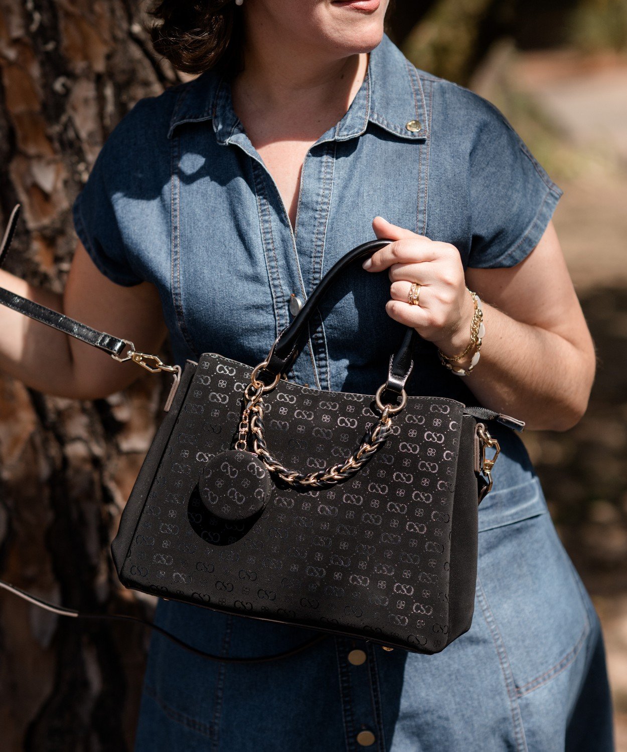 Bolsa de Mao Chenson Preta - Relevo Monograma Elegante Preto 2