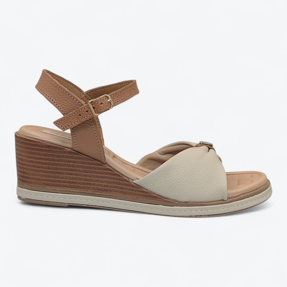 Sandália Pegada Anabela em Couro Feminina 23395601