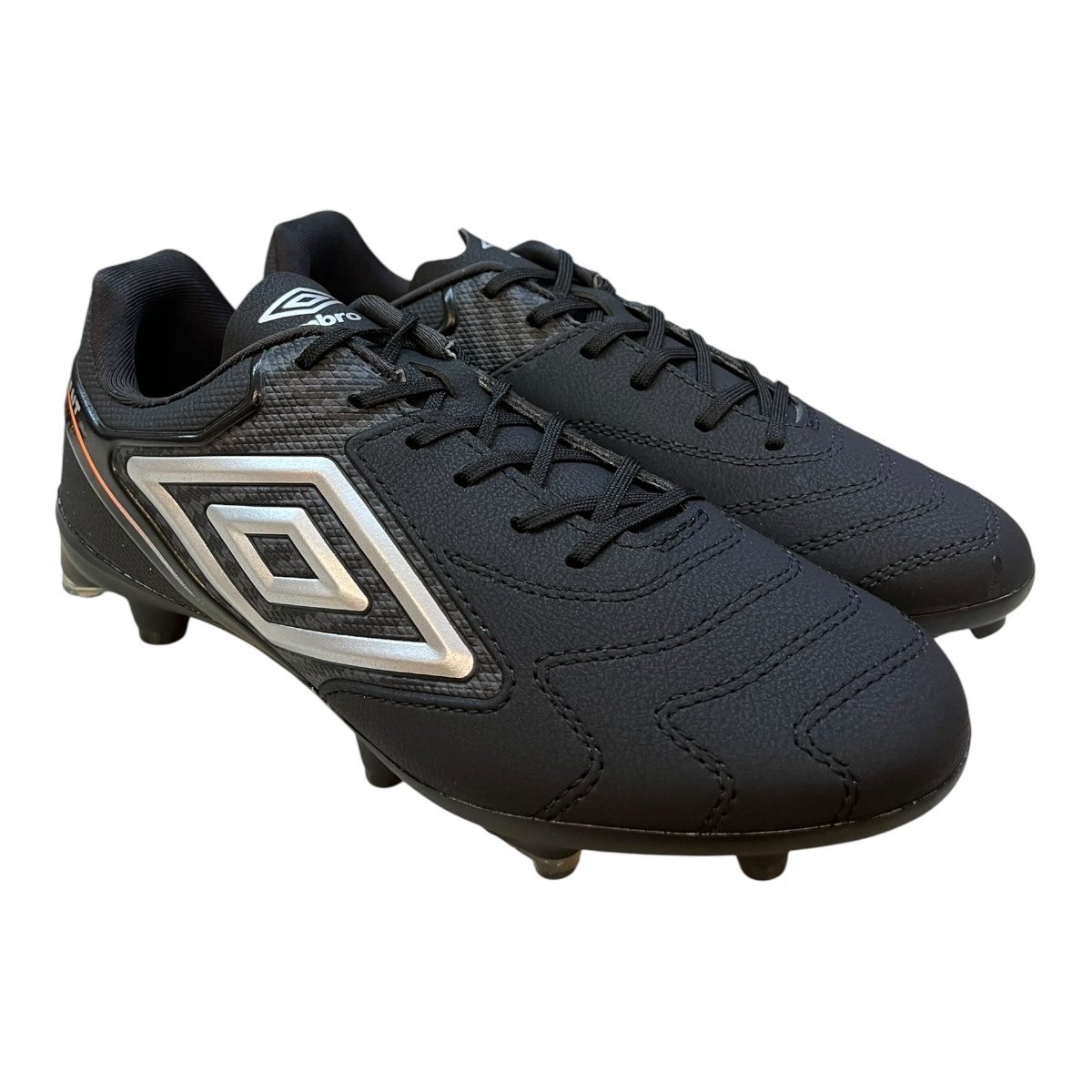 Chuteira Umbro Masculino Esporte Cravo Campo Adamant Master Class Preto Preto/Branco 2