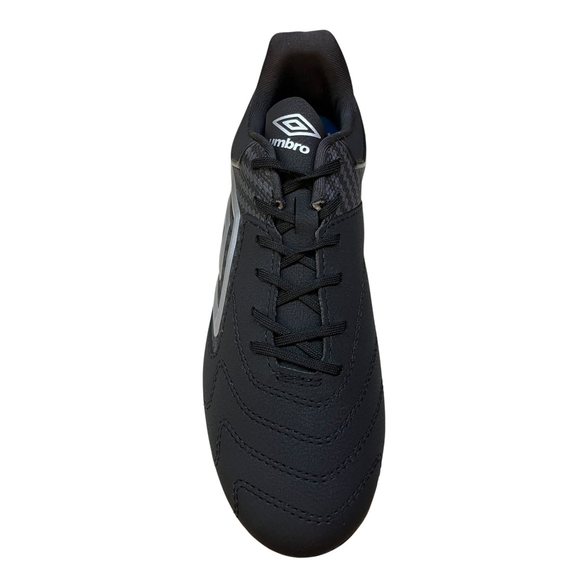 Chuteira Umbro Masculino Esporte Cravo Campo Adamant Master Class Preto Preto/Branco 6